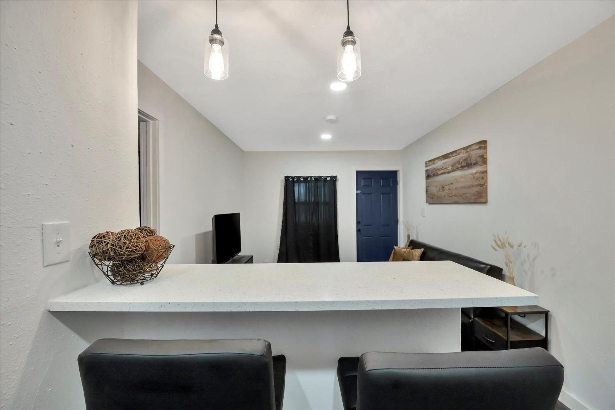 Apartment Walk To Stadium, Free Parking *