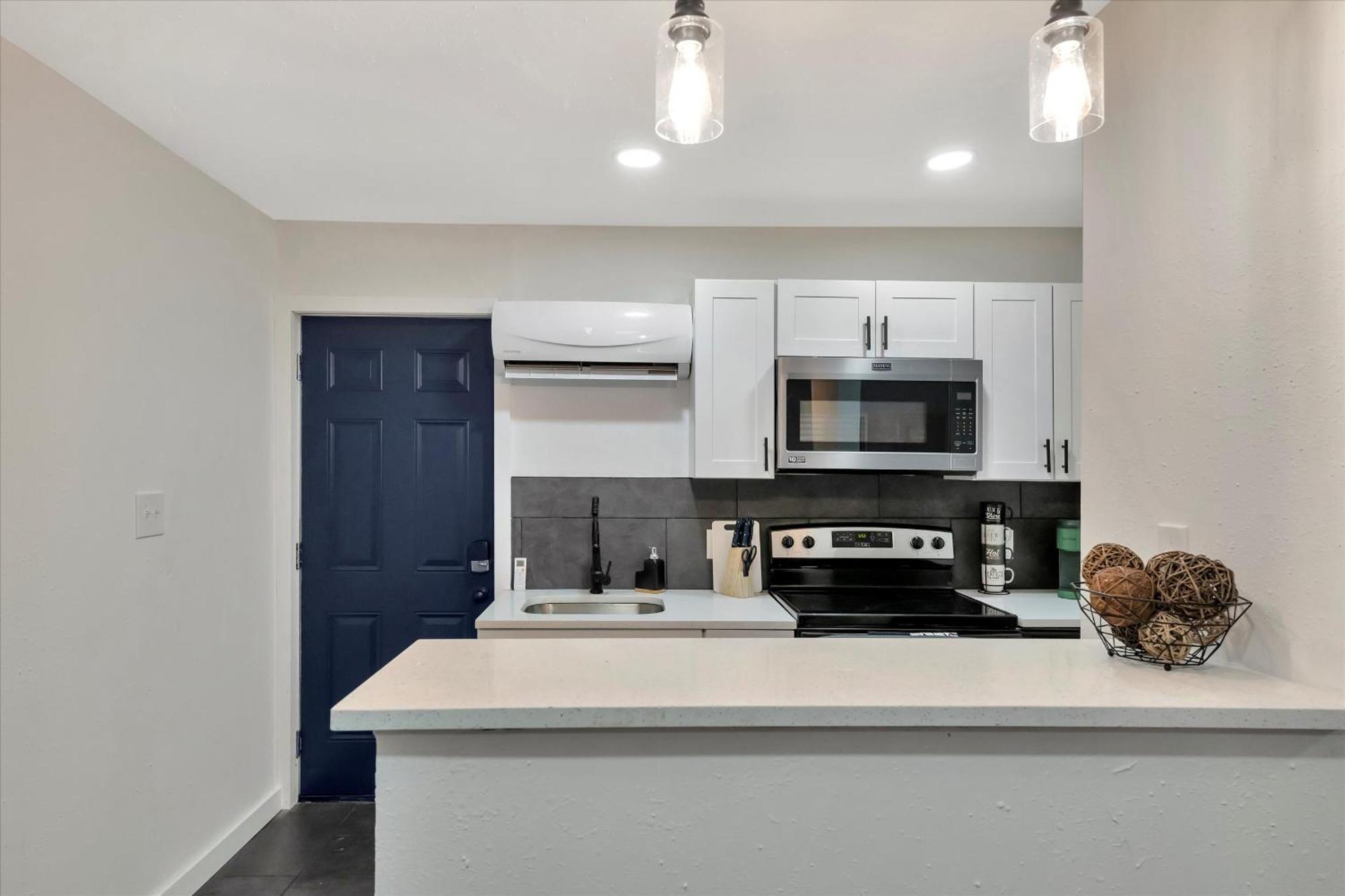 Apartment Walk To Stadium, Free Parking *